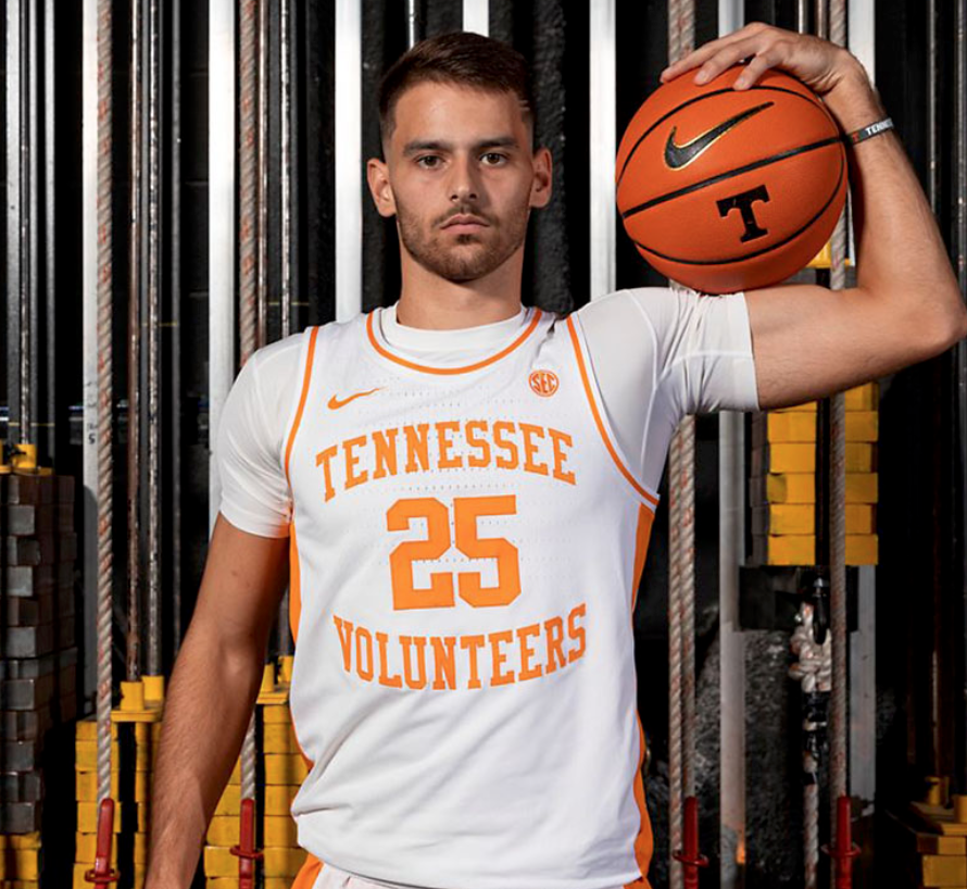 Tennessee Volunteers vs. Akron Zips at Neyland Stadium